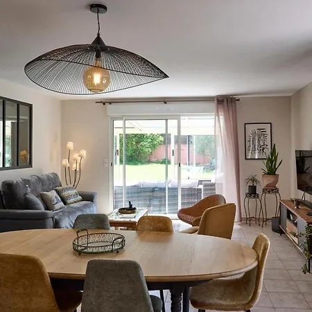 Maison De Plain Pied Avec Jardin Daire *